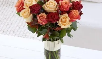 Розы в вазе, gullicksflorists.co.uk